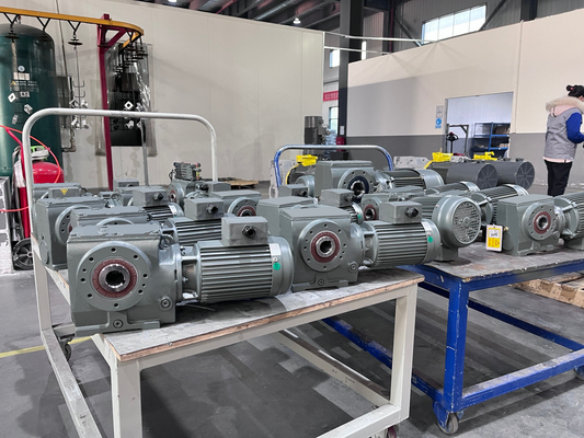 Do redutor helicoidal do Gearmotor da caixa de engrenagens da série de R carga alta e torque alto