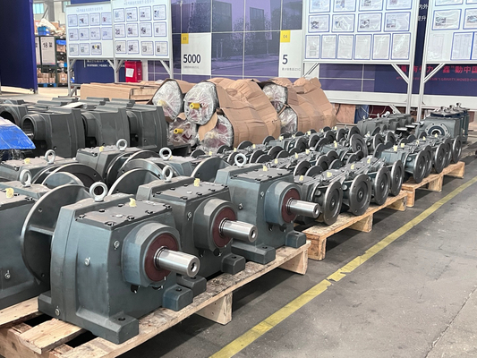 Do redutor helicoidal do Gearmotor da caixa de engrenagens da série de R carga alta e torque alto